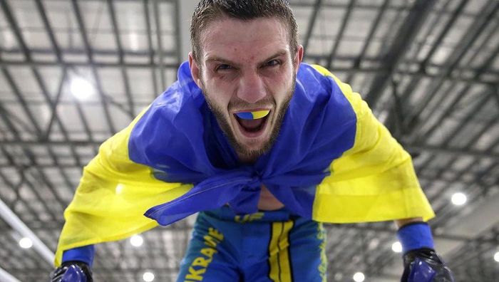 Украинский "Псих" из UFC потерпел третье поражение к ряду – видео бойни