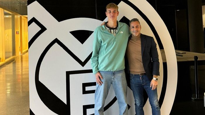 17-річний український воротар офіційно став гравцем Реала – фото