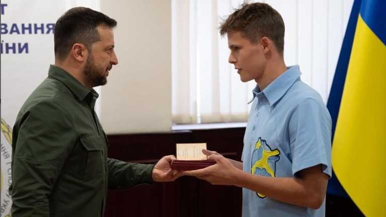 Алексей Середа с Владимиром Зеленским / Фото instagram.com/oleksii_sereda_ Алексей Середа с Владимиром Зеленским / Фото instagram.com/oleksii_sereda_