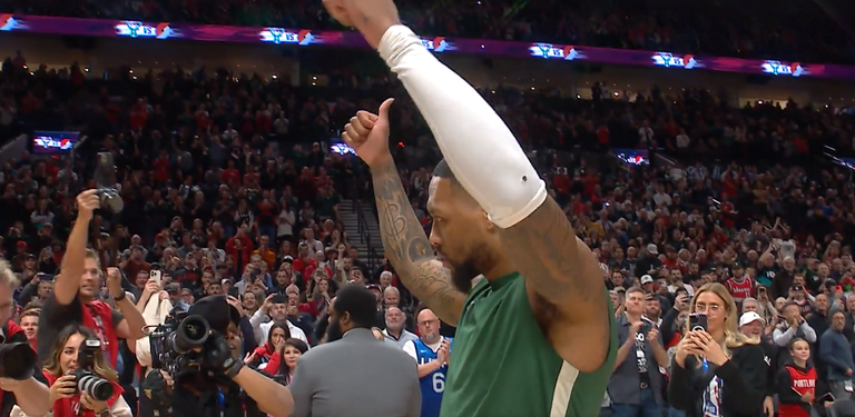 Дэмиан Лиллард / Скриншот трансляции Дэмиан Лиллард / Скриншот трансляции