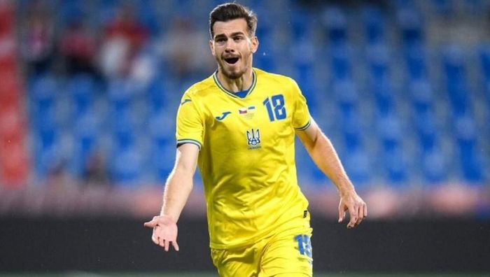 Защитник сборной Украины по футболу нашел новый клуб в Европе – известен срок контракта