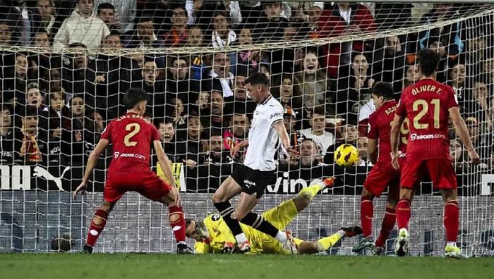 Яремчук получил рекордные минуты в Ла Лиге и заставил тренера хвататься за голову - Валенсия не добила победителя еврокубка