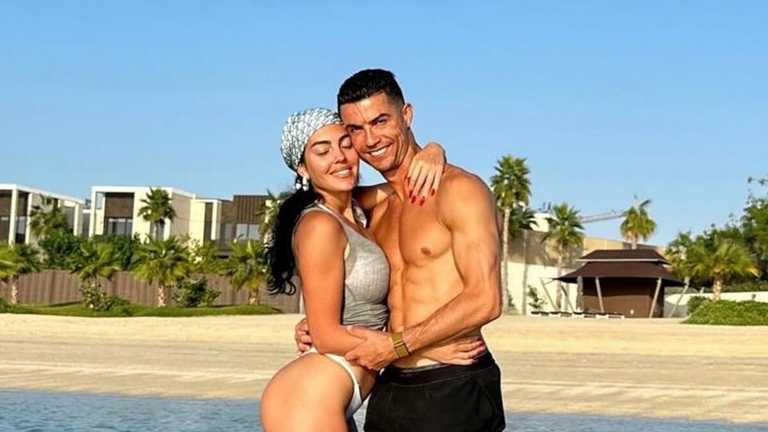 Криштиану Роналду и Джорджина Родригес / Фото instagram.com/cristiano Криштиану Роналду и Джорджина Родригес / Фото instagram.com/cristiano