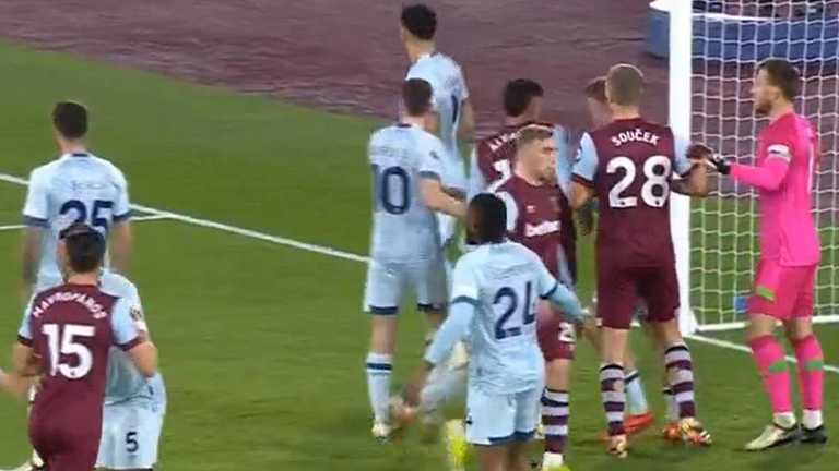 Вест Хэм – Борнмут – 1:1 / Стоп-кадр из видео Вест Хэм – Борнмут – 1:1 / Стоп-кадр из видео