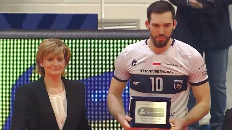 Юрий Семенюк (справа) / Стоп-кадр из видео Юрий Семенюк (справа) / Стоп-кадр из видео