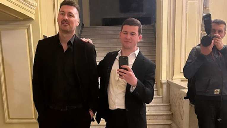 Артем Милевский со своим новым "кентом" / Фото из соцсетей Артем Милевский со своим новым "кентом" / Фото из соцсетей