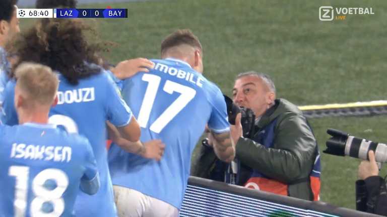 Гравці Лаціо святкують гол / Скріншот з трансляції Гравці Лаціо святкують гол / Скріншот з трансляції