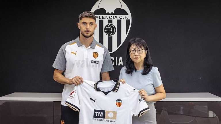 Роман Яремчук / VALENCIA CF Роман Яремчук / VALENCIA CF