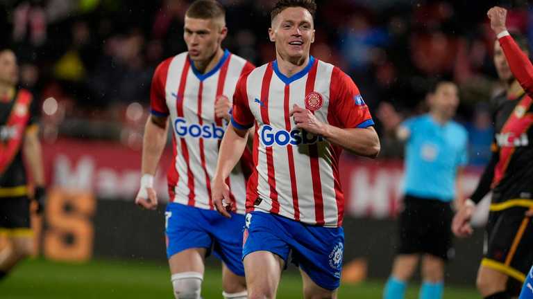 Виктор Цыганков и Артем Довбик / Фото: EFE Виктор Цыганков и Артем Довбик / Фото: EFE