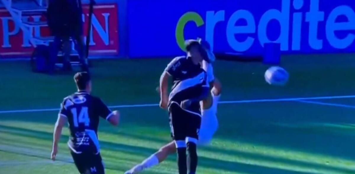 Момент удару / Скріншот з відео