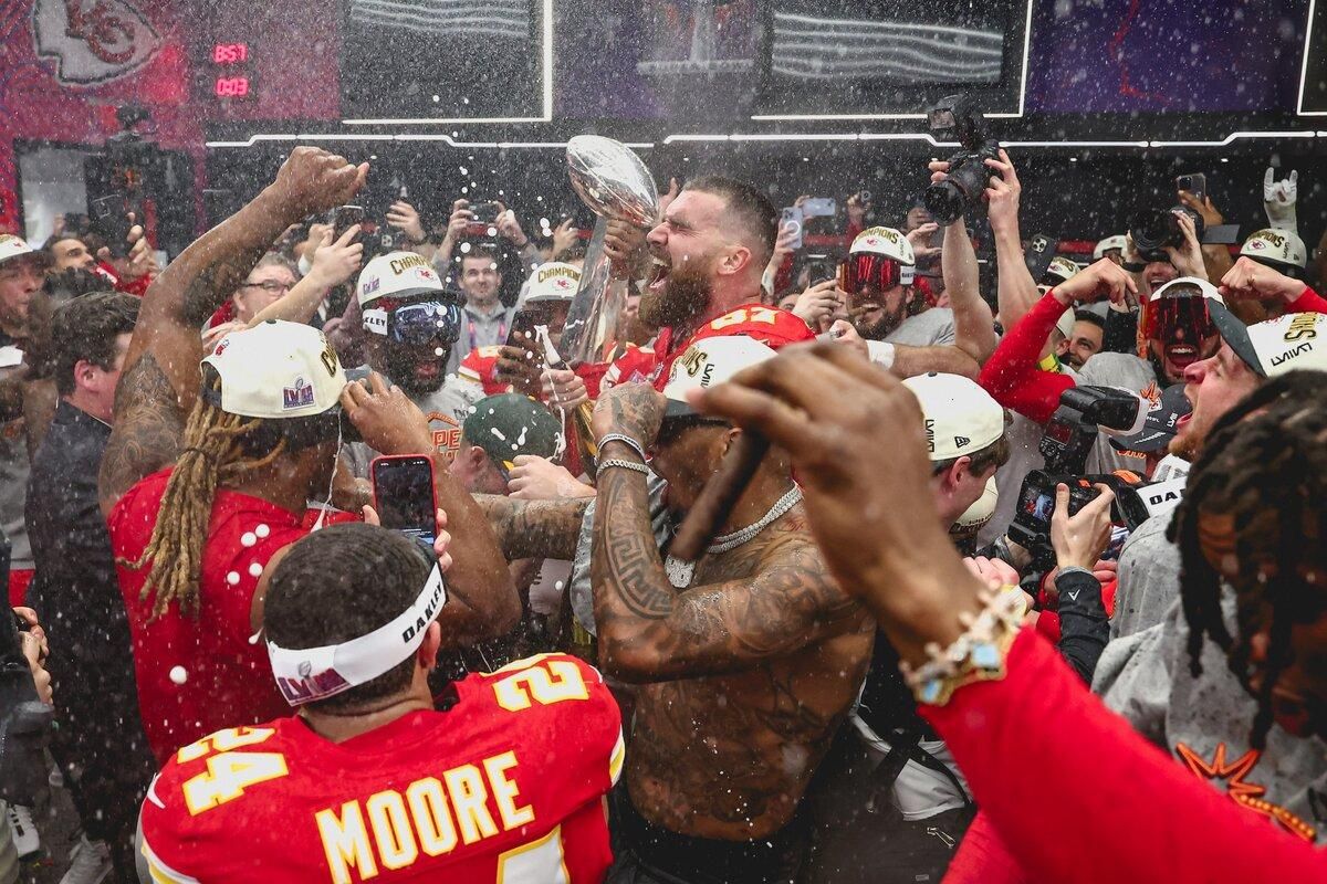 Гравці Канзас-Сіті Чіфс святкують перемогу / Фото з Twitter