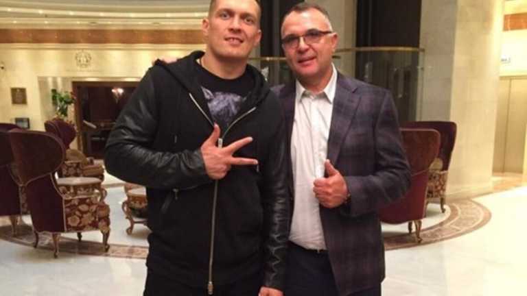 Олександр Усик та Егіс Клімас / Фото BoxingScene Олександр Усик та Егіс Клімас / Фото BoxingScene