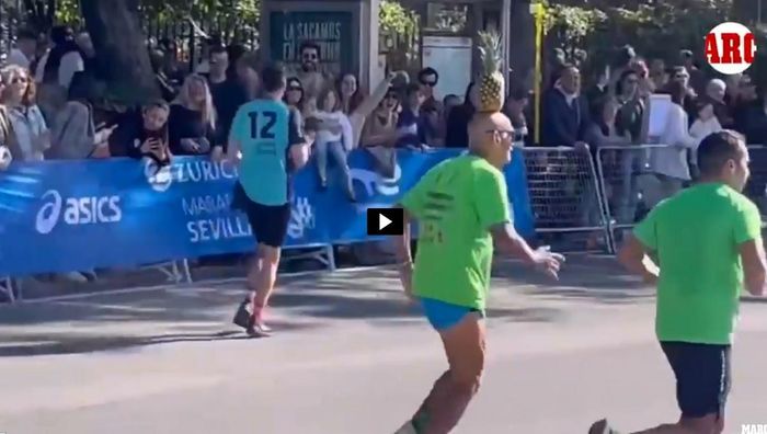 Бывший израильский военный бегает марафоны с ананасом на голове – известна причина