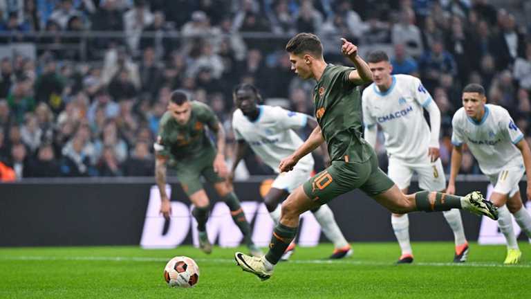 Георгий Судаков пробивает пенальти / Фото ФК Шахтер Георгий Судаков пробивает пенальти / Фото ФК Шахтер