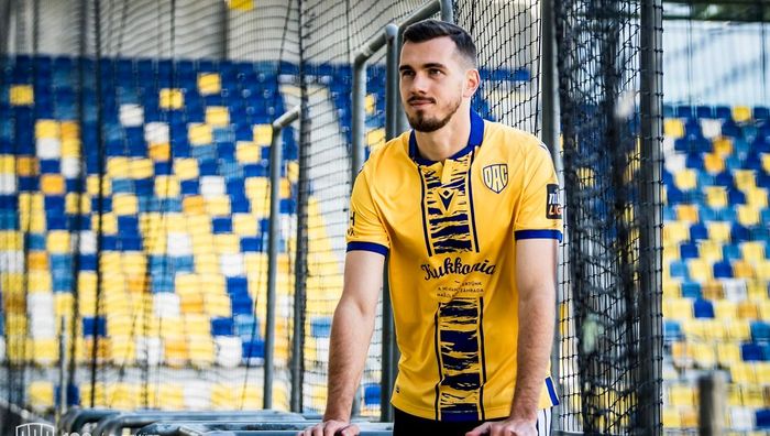 Футболист сборной Украины официально нашел новый клуб в Европе