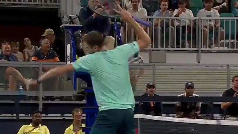 Губерт Гуркач під час матчу / Скріншот з відео Губерт Гуркач під час матчу / Скріншот з відео