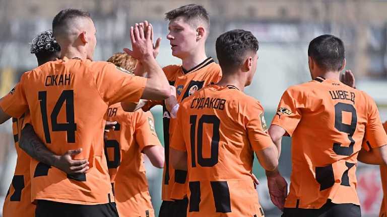 Гравці Шахтаря святкують гол / Фото донецького клубу в соцмережі X Гравці Шахтаря святкують гол / Фото донецького клубу в соцмережі X