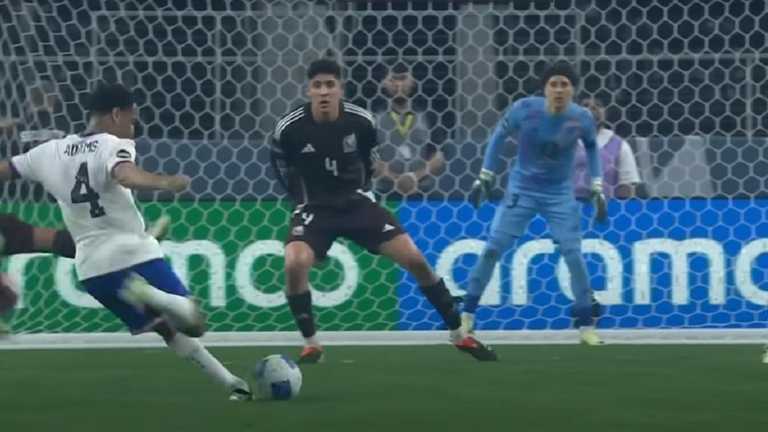 Адамс открыл счет / Скриншот с трансляции Адамс открыл счет / Скриншот с трансляции