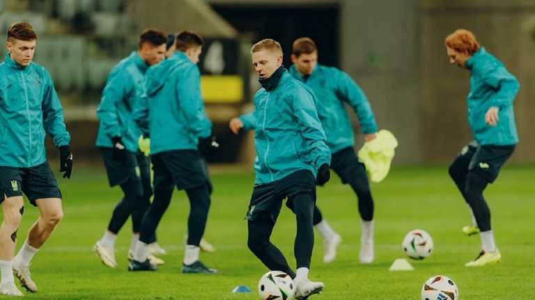 Сборная Украины на тренировке / Фото Андрея Ющака Сборная Украины на тренировке / Фото Андрея Ющака