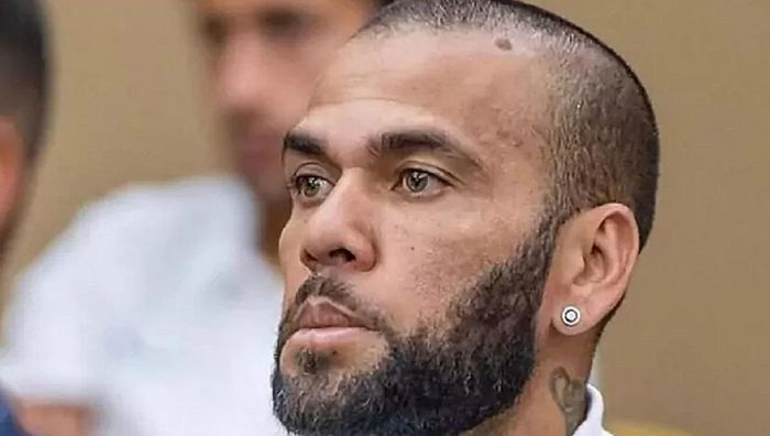Дани Алвеса выпустили из тюрьмы под миллионный залог – видео