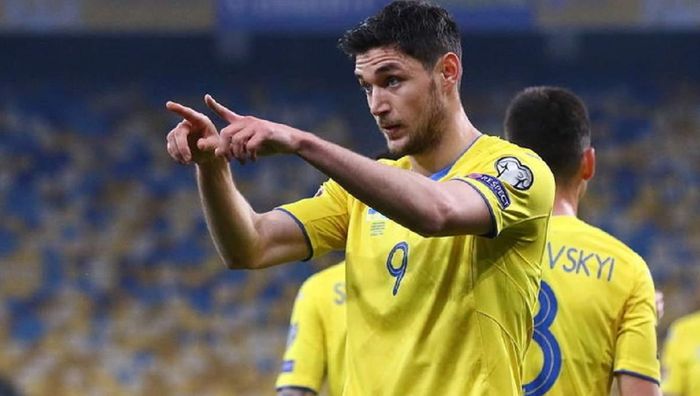 Яремчук перевдягається у героя: іспанський ЗМІ розхвалив українця за матч проти Боснії