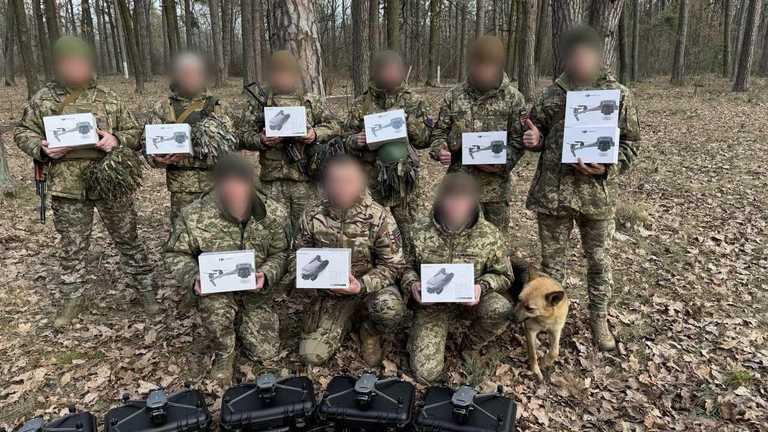 Фото: передача допомоги ДШВ Фото: передача допомоги ДШВ