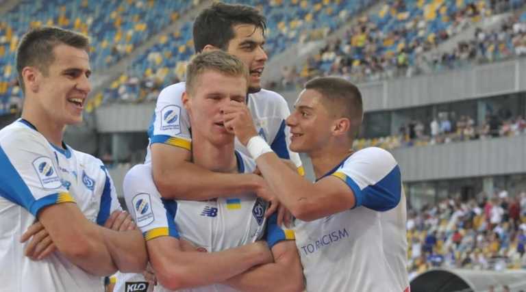 Гравці Динамо святкують гол / Фото Footboom Гравці Динамо святкують гол / Фото Footboom