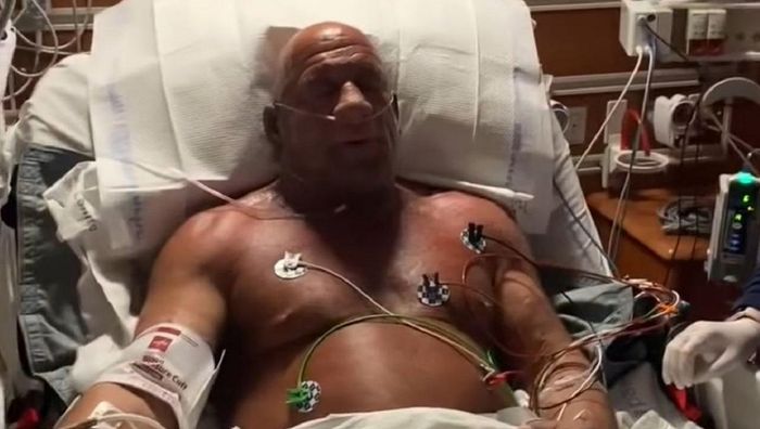 Легенда UFC, який врятував батьків з пожежі, отямився у лікарні