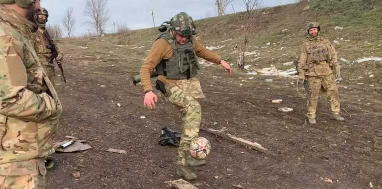 Євген Селезньов на передовій / Скріншот з відео