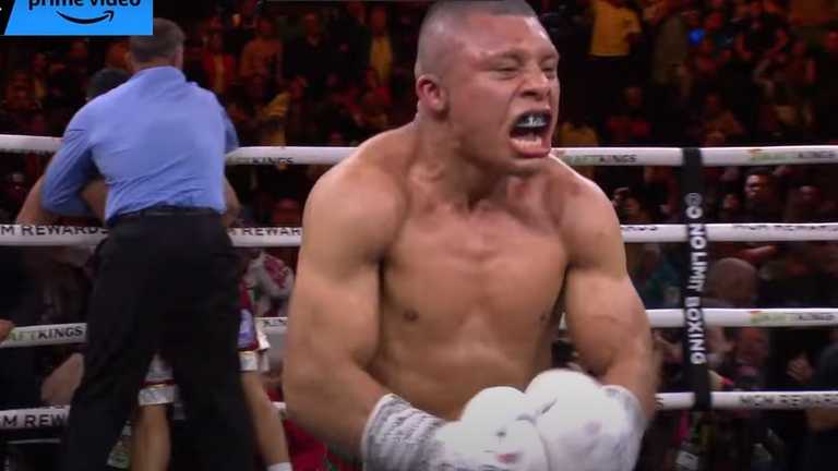 Крус нокаутував Ромеро / Скріншот з відео Крус нокаутував Ромеро / Скріншот з відео