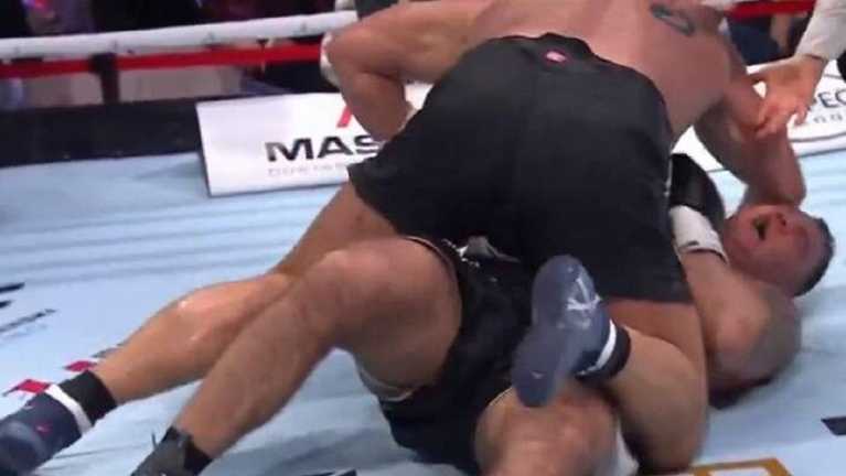 Марчин Сианос (0-1) – Артур Бижевски (9-0, 4 КО) Марчин Сианос (0-1) – Артур Бижевски (9-0, 4 КО)