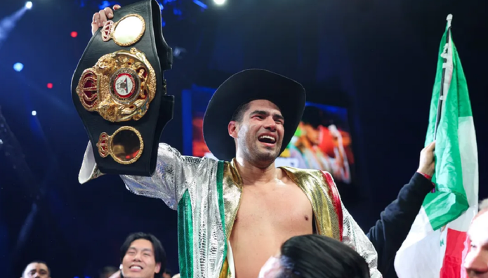 Рамирес отобрал титул у Гуламиряна – Мексика получила первого в истории чемпиона в крузервейте