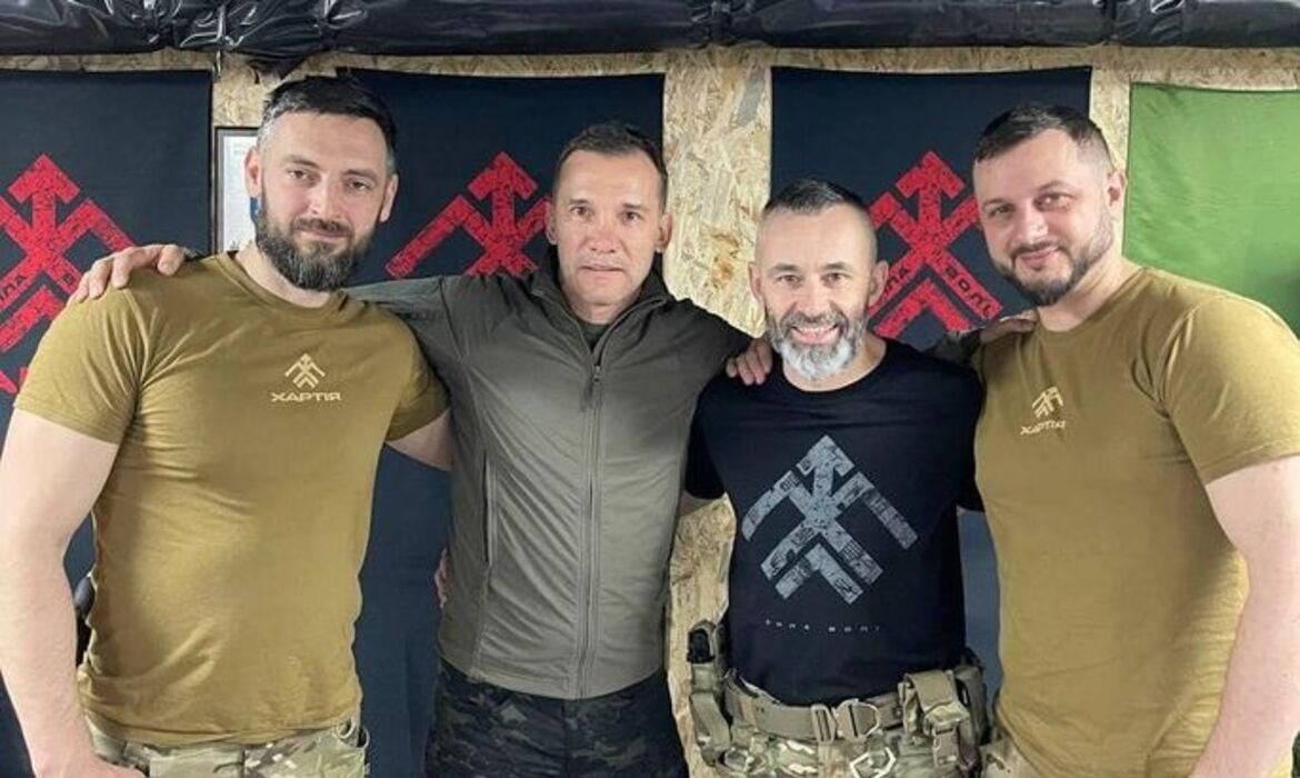 Андрій Шевченко з бійцями НГУ Хартія / Facebook Андрія Шевченка