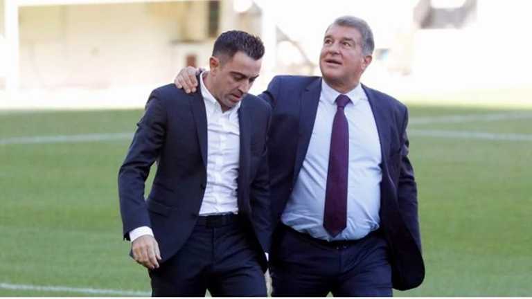 Хави и Лапорта / Фото EFE Хави и Лапорта / Фото EFE