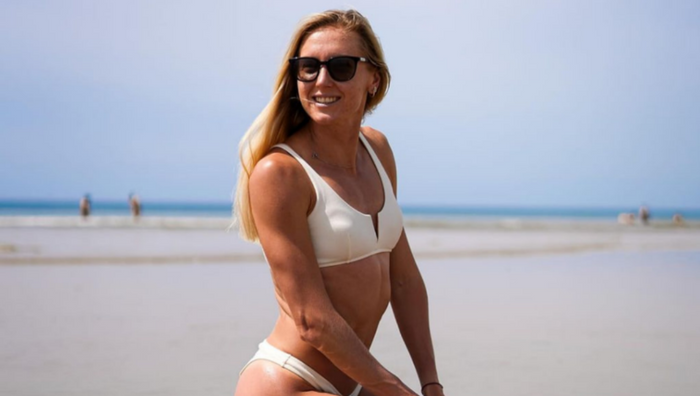 Звездная украинская легкоатлетка похвасталась идеальным телом в откровенном купальнике - горячие кадры на берегу океана