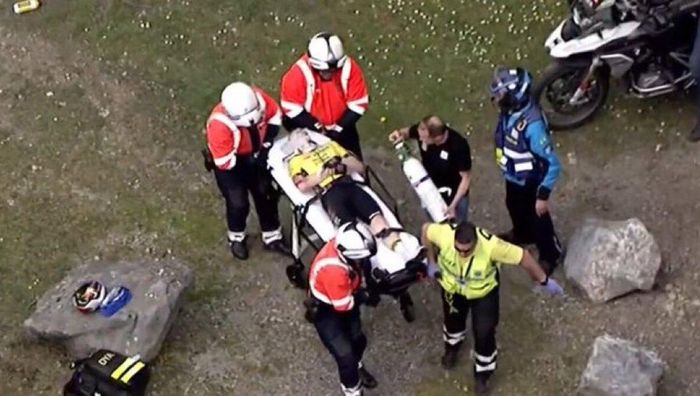 Титулованные велогонщики получили серьезные травмы из-за падения на этапе Тура Страны Басков – видео масштабной аварии