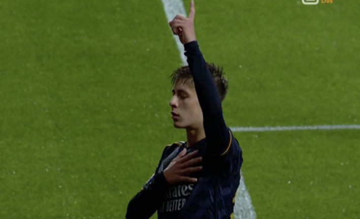 Арда Гюлер / Скріншот з відео Арда Гюлер / Скріншот з відео