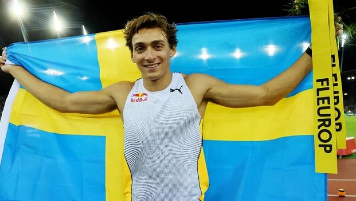 Дюплантис установил мировой рекорд в прыжках с шестом – очередной сантиметр покорил с первой попытки