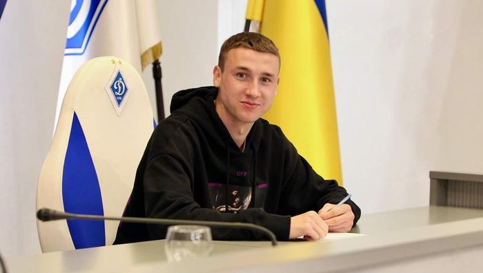 Форвард сборной Украины продлил контракт с Динамо
