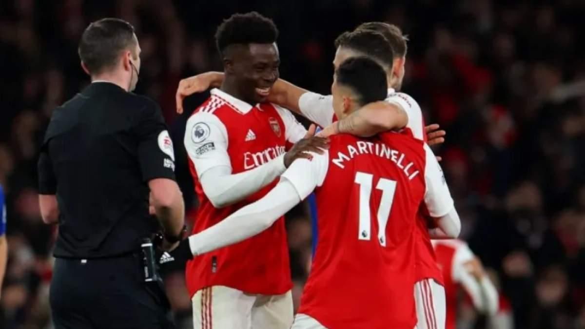 Букайо Сака с партнерами по лондонскому Арсеналу / Imago Images