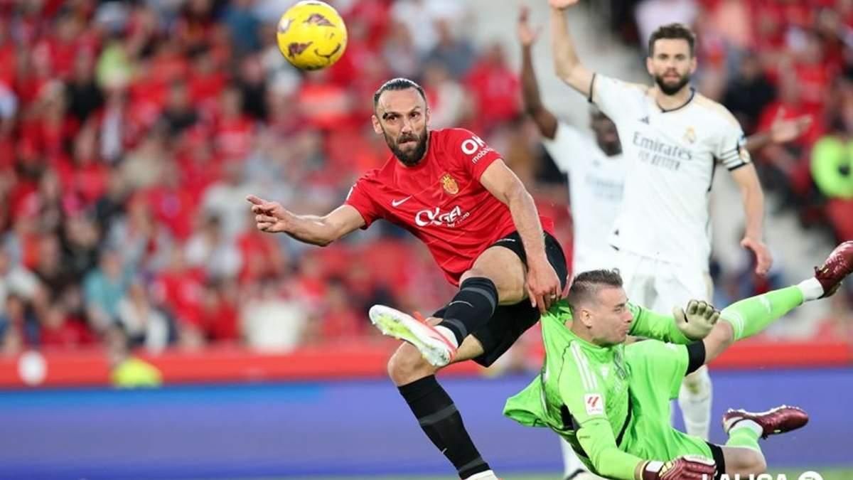 Андрій Лунін та Ведат Мурікі/ фото: офіційний сайт Ла Ліги