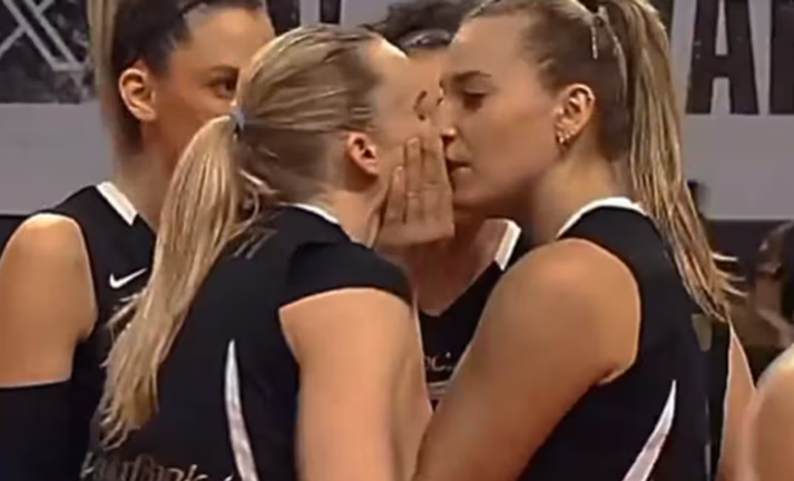 Курьезный поцелуй / Скриншот из видео