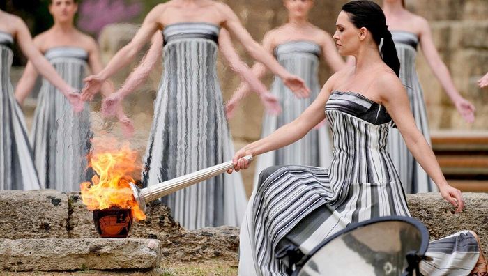 В Греции зажгли олимпийский огонь - не обошлось без форс-мажора