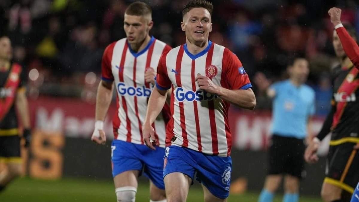 Артем Довбик и Виктор Цыганков / EFE Артем Довбик и Виктор Цыганков / EFE