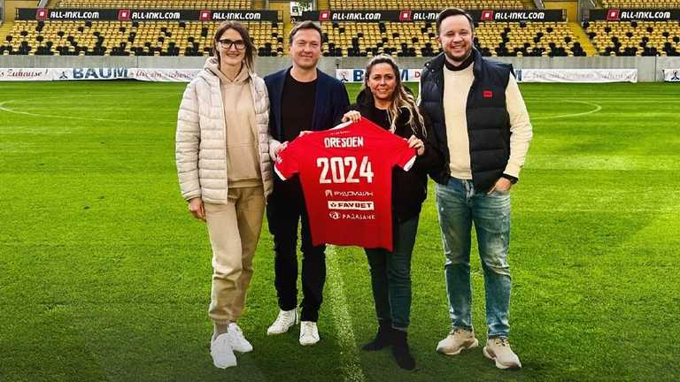 Делегація Кривбаса на арені у Дрездені / фото: ФК Кривбас Делегація Кривбаса на арені у Дрездені / фото: ФК Кривбас