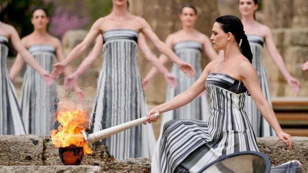 Церемония зажигания огня Олимпиады-2024 / Фото с Twitter Церемония зажигания огня Олимпиады-2024 / Фото с Twitter