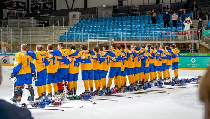 Збірна України U-18 з хокею вигризла перемогу над Австрією на ЧС і зберегла шанси підвищитися в класі