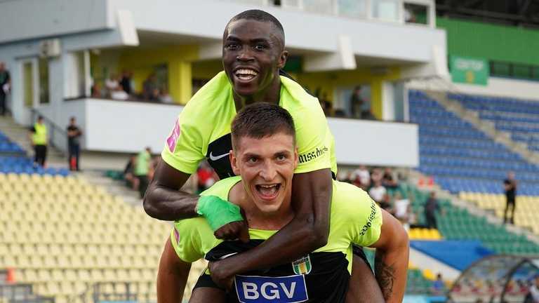 Филипп Будковский и Бени Макуана / Фото ФК Полесье Филипп Будковский и Бени Макуана / Фото ФК Полесье