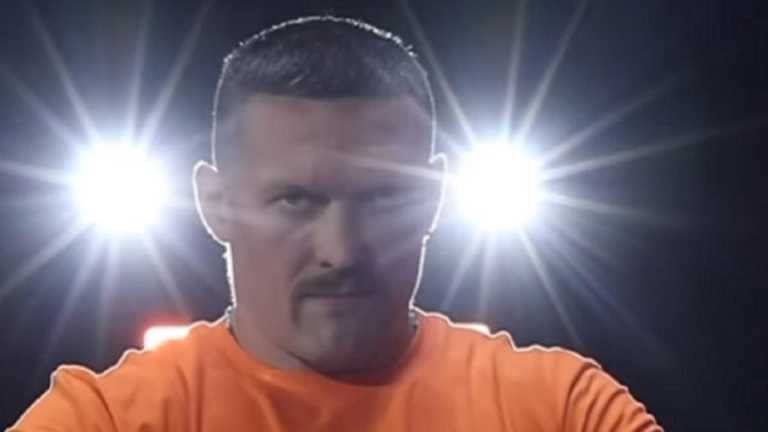 Олександр Усик / Скріншот з відео Олександр Усик / Скріншот з відео