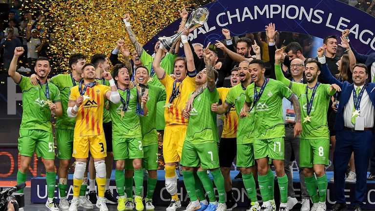 Пальма святкує перемогу / Фото з Twitter Пальма святкує перемогу / Фото з Twitter